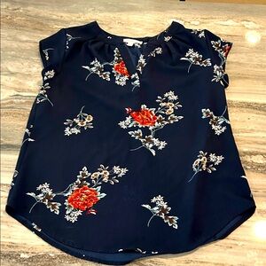 Floral Navy Women's Top fun2fun Sz M like new stitch fix